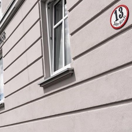 Villa Floeckner Bed & Breakfast Залцбург Екстериор снимка